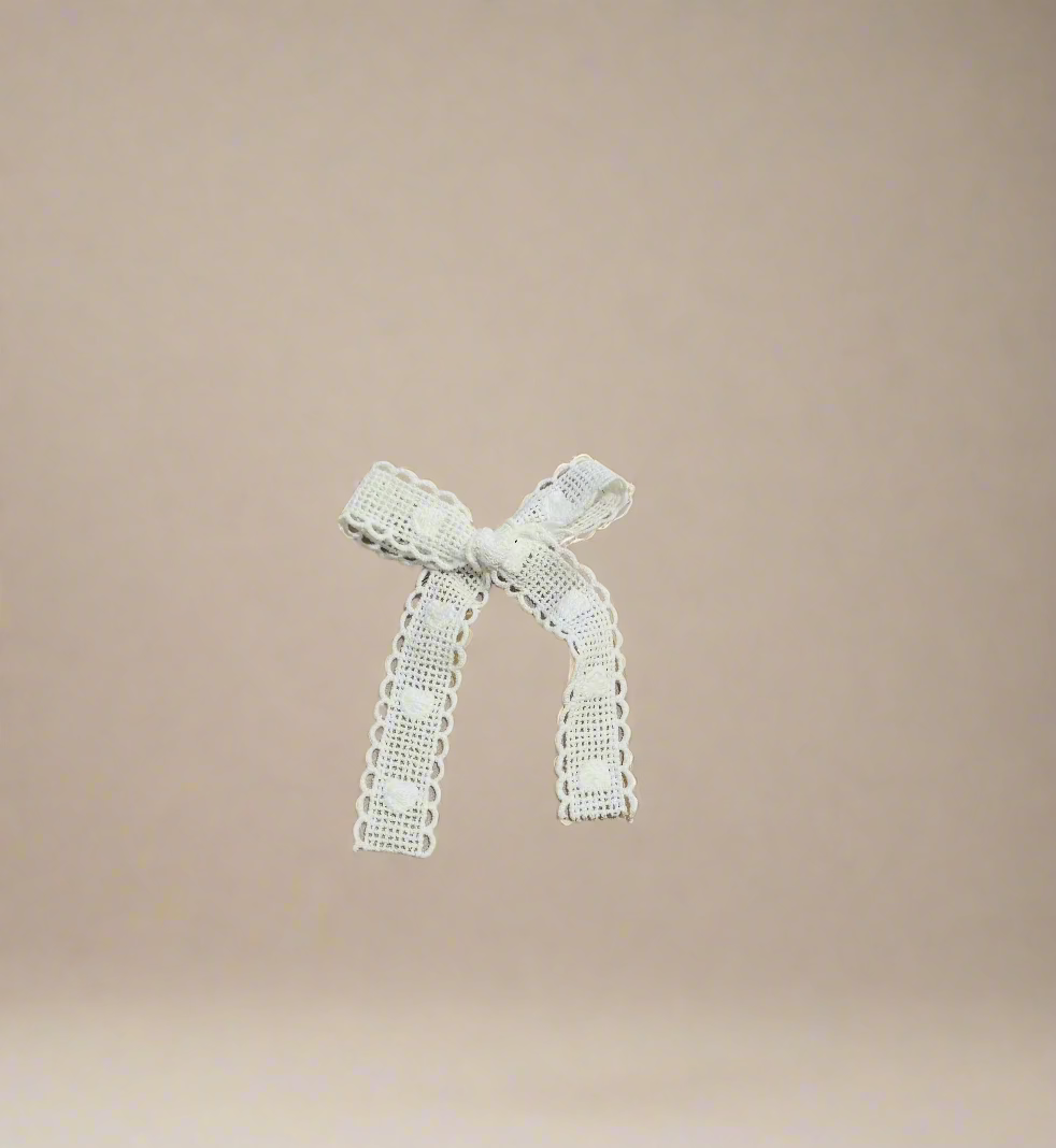 Scalloped heart hair bow handmade