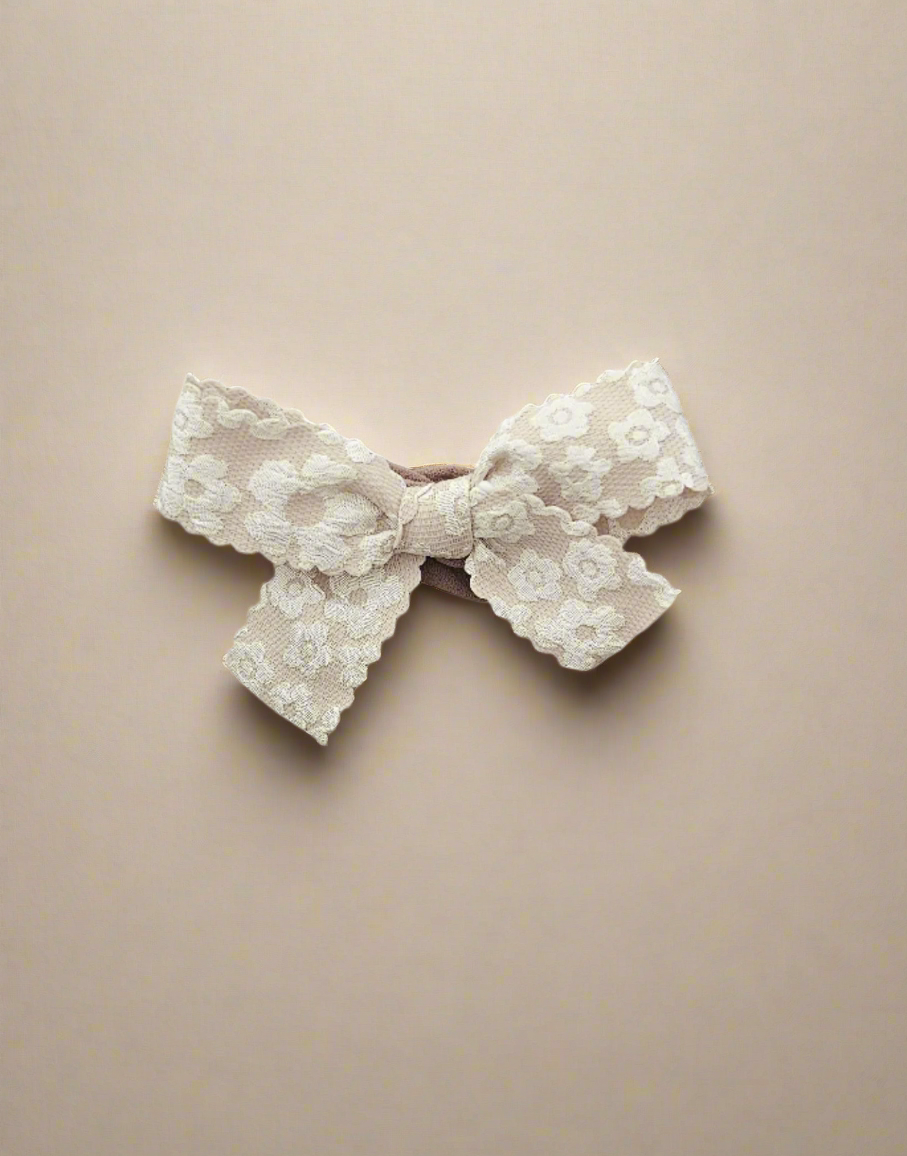 retro hair bow in ivory