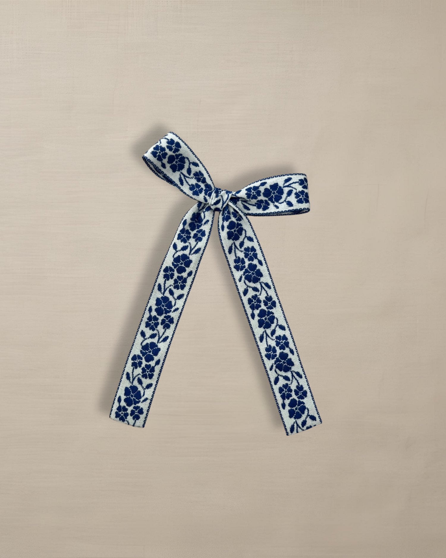 Long Tail Bow