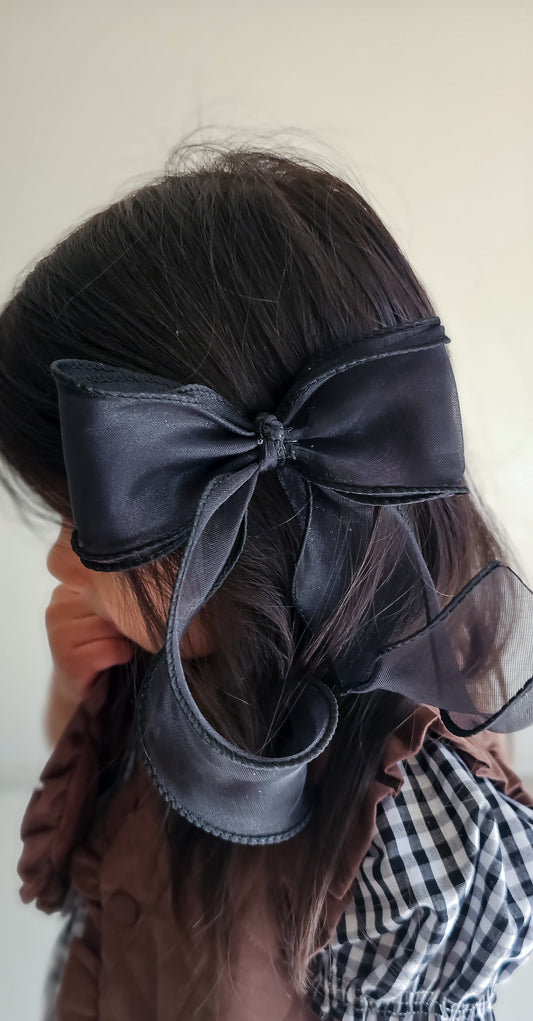 black hair accessory