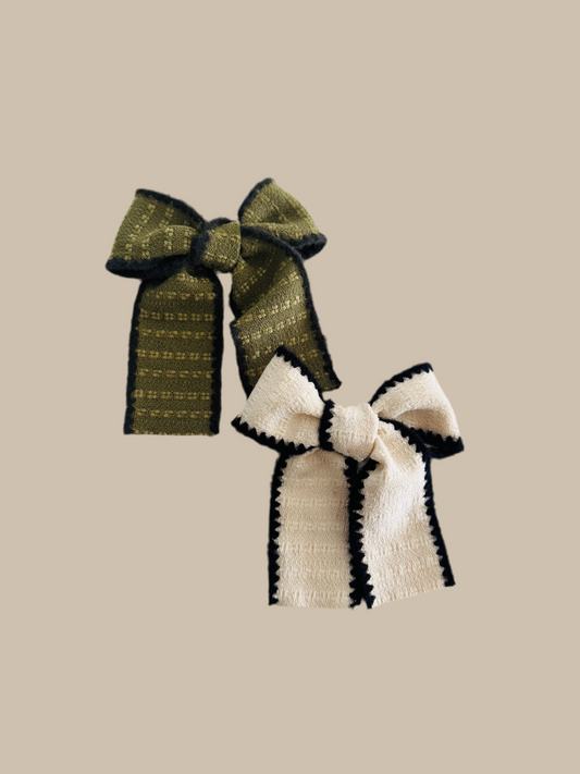 Willow Tail Bow – handmade fall bow available in Olive Fern and Ivory Noir with fuzzy edges