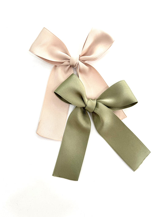 Everly Bow – soft, structured hair bow available in Beige and Sage Green