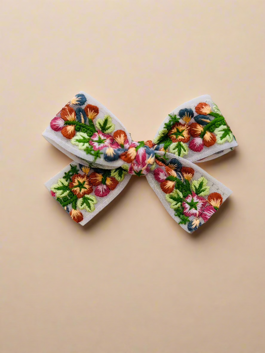 Embroidered hair bow 