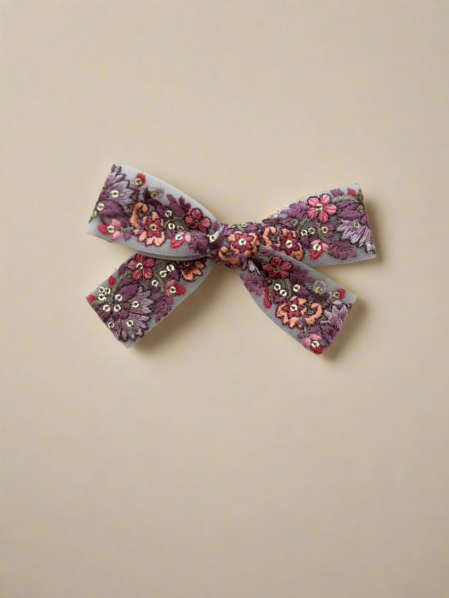 Embroidered hair bow 