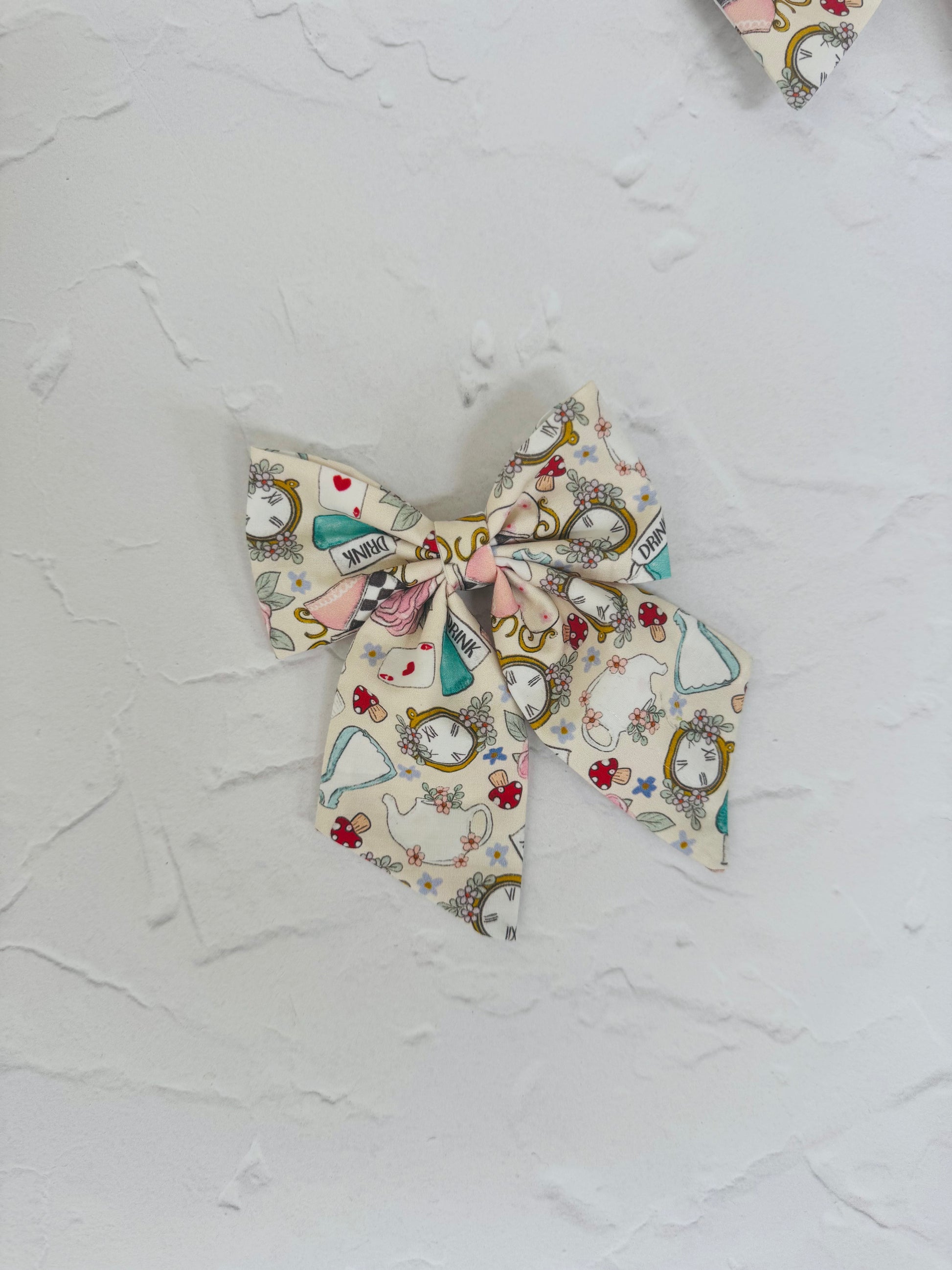 Alice in wonderland bow 
