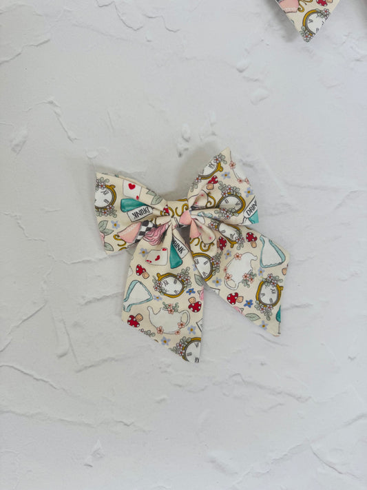 Alice in wonderland bow 