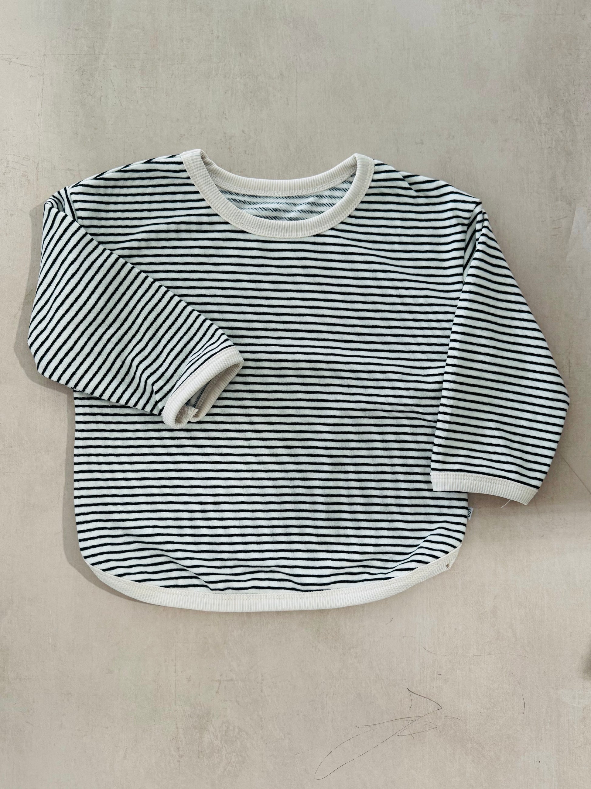  boys long sleeve crewneck shirt 