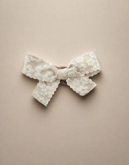 retro hair bow in ivory